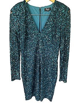 green emerald velvet dress Prosperina Tate Scallop Mini Shift Dress In Grass Green main image 1