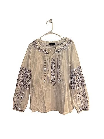 The Pyramid Collection Blouse (view 1)