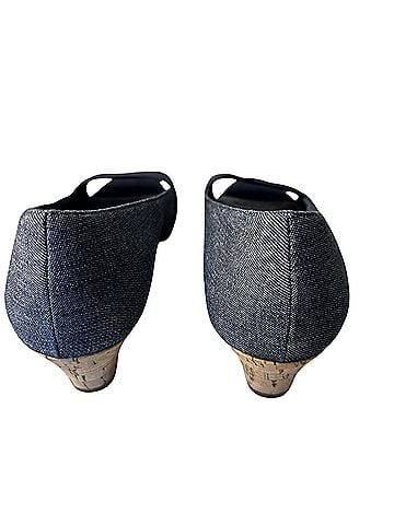 Coach and Four Wedges (view 2)