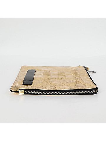 Chanel Feminine Pouch Crinkled Leather Gold Leather Clutche & Pouche Bag (view 2)