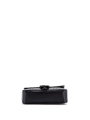 Gucci GG Marmont Flap Bag Matelasse Leather Medium (view 2)