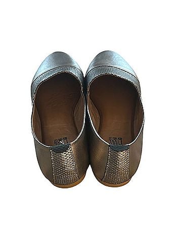 Miz Mooz Flats (view 2)
