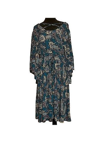 The Pyramid Collection Casual Dress (view 1)