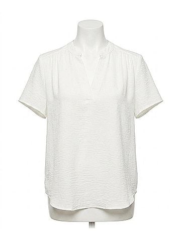 Entro Classic Chic Top in Ivory (view 1)