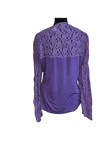 The Pyramid Collection Long Sleeve T-Shirt (view 2)