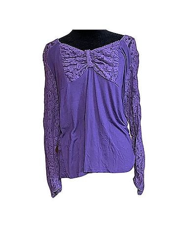 The Pyramid Collection Long Sleeve T-Shirt (view 1)