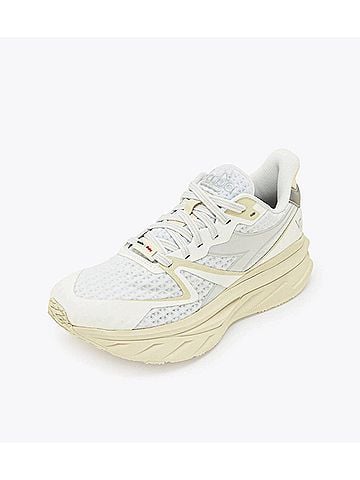 Diadora Women's Atomo V7000 Sneaker (view 2)