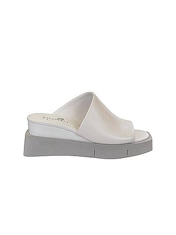 Naked Feet Women‚Äö?Ñ??‚àö?ë‚àö¬•s Infinity Platform Sandal (view 1)