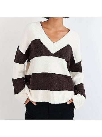 Bella Dahl Oversized V-Neck Sweater in Frost And Fawn (view 2)