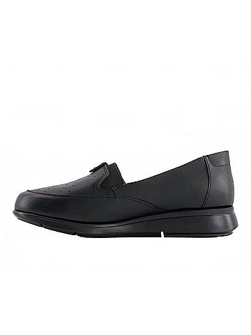 Andrea Women's Ultra Comfort Leather Loafers (view 2)