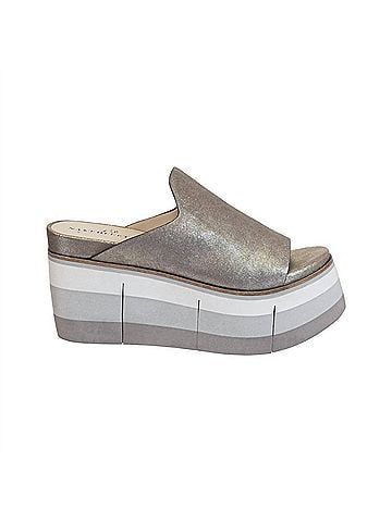 Naked Feet Women Flow Sandal (view 1)