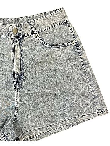 Sadie & Sage Good Luck Stretch Denim Shorts (view 2)