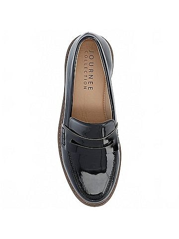 Journee Collection Women's Kenly Loafer Flat (view 2)