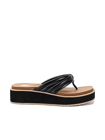 Yellow Box Women's Hasani Flatform Sandal in Black (view 1)
