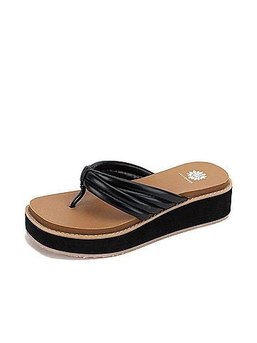 Yellow Box Women's Hasani Flatform Sandal in Black (view 2)