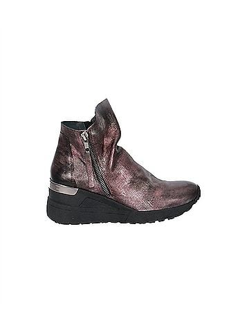 Eric Michael Women's Nancy Boots (view 1)
