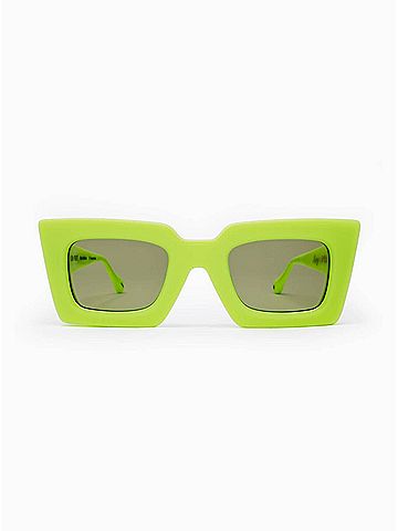 APERCU Women's Avry Sunglasses (view 2)