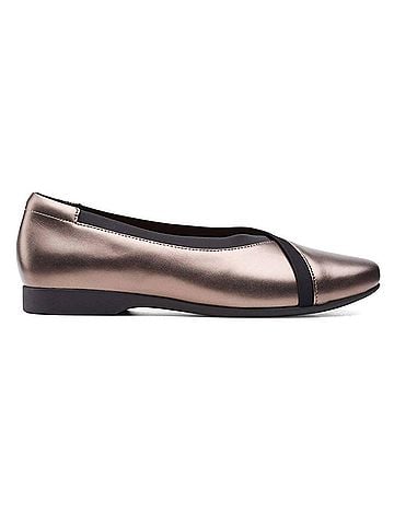 Clarks Women's Un Darcey Ease 2 Shoes in Pebble Metallic (view 1)