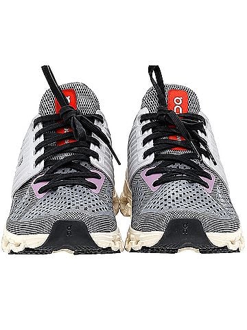 On Cloud Cloudswift On Cloud Running with Helion cushioning & CloudTec sole Sneakers (view 2)