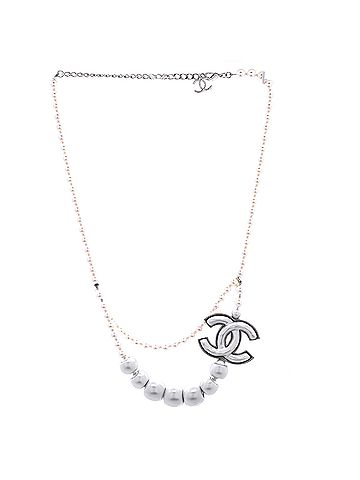 Chanel CC Graduated Pearls Belt Faux Pearls (view 1)