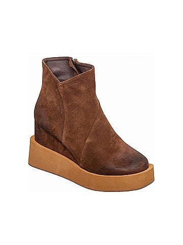 Antelope Women's Urban Platform Ankle Boots in Chocolate Brown (view 1)
