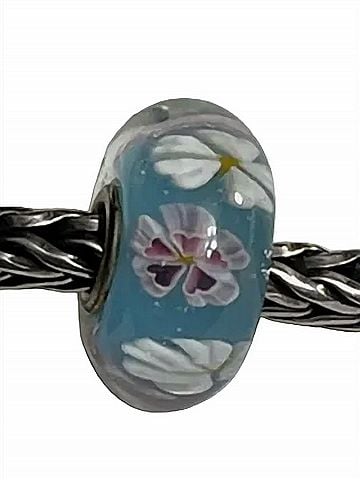 Trollbeads Women's Blooming Sakura Troll Japan Glass Bead Charm in Blue (view 2)