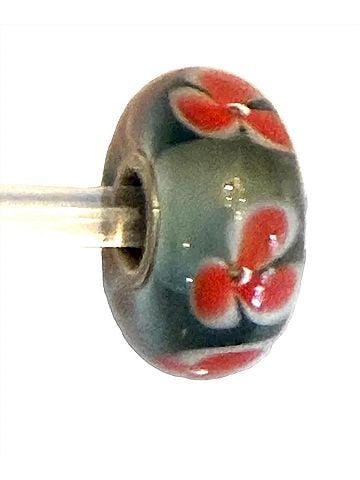 Trollbeads Women's Universal Unique Flower Bead Charm in Green/ Red (view 1)