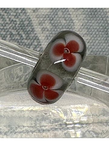 Trollbeads Women's Universal Unique Flower Bead Charm in Green/ Red (view 2)