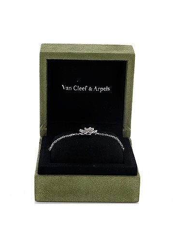 Van Cleef & Arpels Lotus Openwork Bracelet 18K White Gold with Diamonds Mini (view 2)