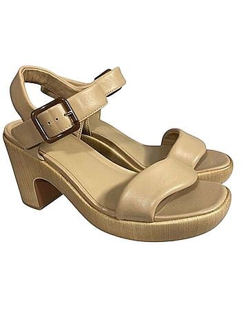 Vince. Noelle Sandals (view 1)