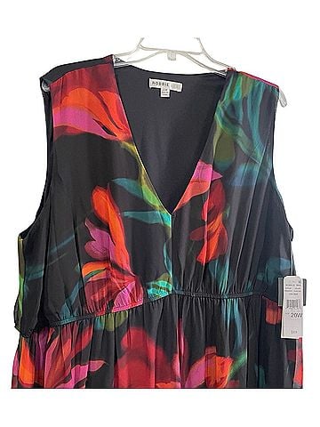 Robbie Bee sleeveless tiered v-neck maxi moody floral tropical  Cocktail Dress (view 2)