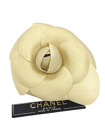 Chanel CHANEL Camellia Corsage Brooch Ivory Beige 05C Women's aq11554 (view 1)