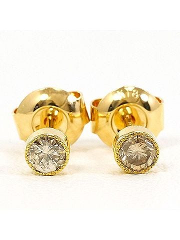 Unbranded 18K (18-karat) yellow gold earrings with 0.11 carat diamonds (x2), total weight approximately 1.2g. Jewelry. (view 2)