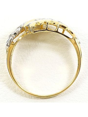 Unbranded Platinum (PT) and yellow gold (18K) ring with diamond (carat weight not stamped). Total weight: 3.2g. Jewelry. (view 2)