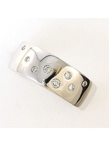 Unbranded 18K (18-karat white gold) ring with a 0.13ct diamond, total weight 8.7g. Jewelry. (view 1)