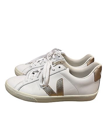 VEJA Sneakers (view 1)