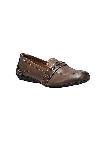 Taos Women's Gabby Loafer in Dark Olive (view 1)