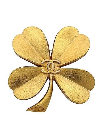 Chanel Chanel brooch for women and men, brand name, gold plated, Coco Mark, clover design. (view 2)