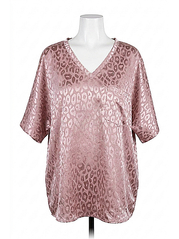 ee:some V-Neck Flowy Blouse in Pink (view 1)
