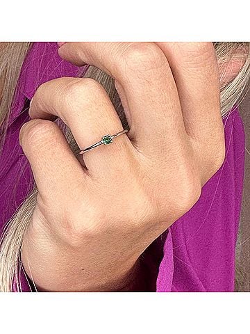 Starlette Women's Emerald Round Stackable Ring in Green (view 2)