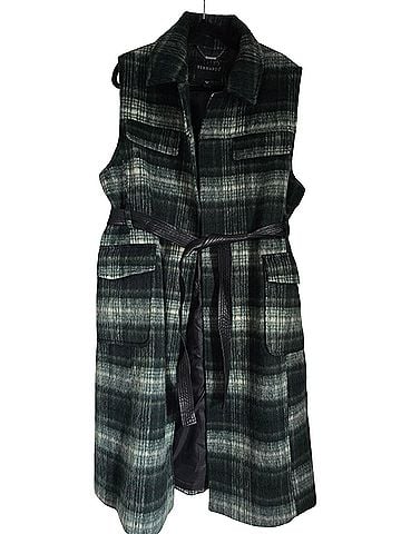 Bernardo Vest (view 1)