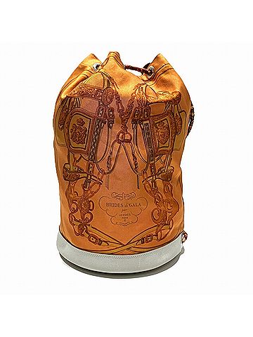 Hermès Hermes Socuir 22 Shoulder Bag, Silk Leather (view 2)