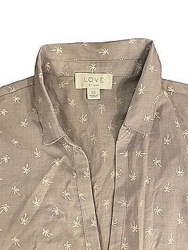 Gap Short Sleeve Button-Down Shirt (view 2)