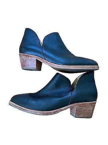 Nisolo Mia Everyday Ankle Bootie Ankle Boots (view 1)