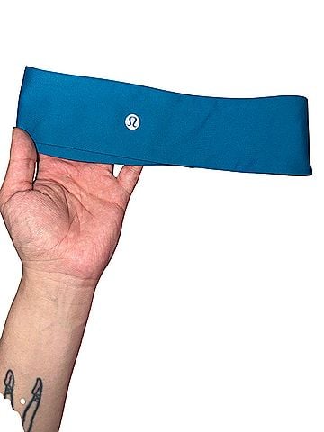 Lululemon Athletica Fly away tamer Beanie (view 1)