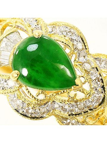 Unbranded 18K (18-karat) Yellow Gold Ring with Jadeite and Diamond (carat weight not stamped). Total weight: 4.4g. Jewelry. (view 2)