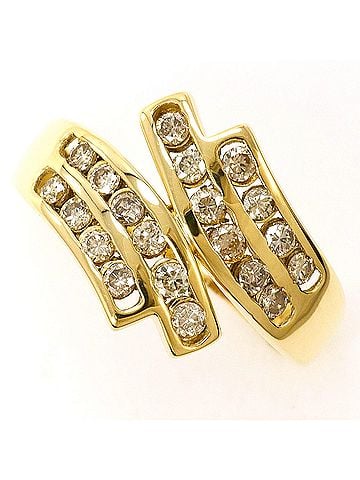 Unbranded 18K (18-karat) yellow gold ring with diamond (carat weight not stamped), total 2.8g, jewelry. (view 1)