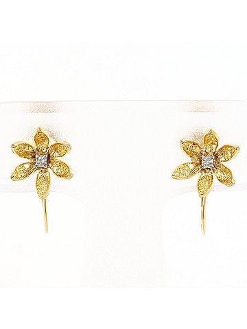 Unbranded 18K (18-karat) yellow gold earrings with diamonds (carat mark not specified), total weight 1.8g, jewelry. (view 1)