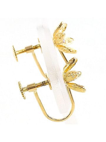 Unbranded 18K (18-karat) yellow gold earrings with diamonds (carat mark not specified), total weight 1.8g, jewelry. (view 2)