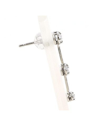 Unbranded 18K (18-karat white gold) single earring with 0.15ct diamond, total weight 0.4g. Jewelry. (view 2)